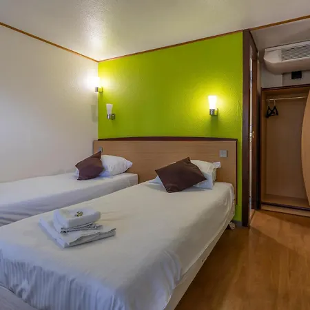 Sleep & Go Hotel *
